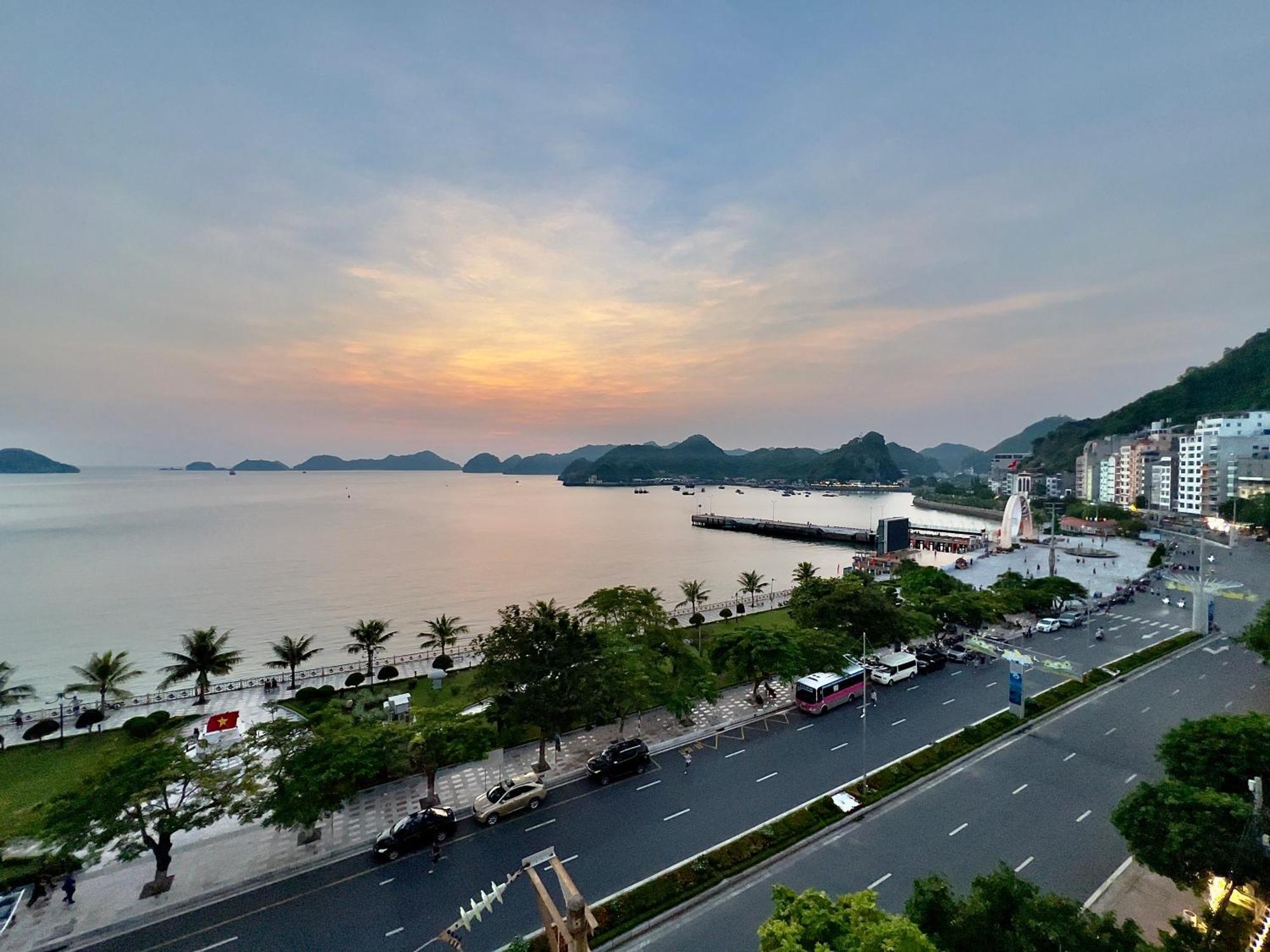 Manh Vuong Hotel Catba Dong Khe Sau 外观 照片