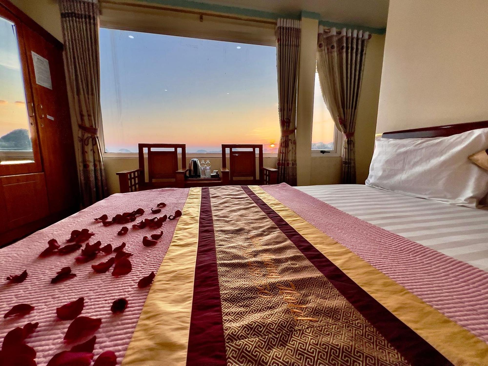 Manh Vuong Hotel Catba Dong Khe Sau 外观 照片