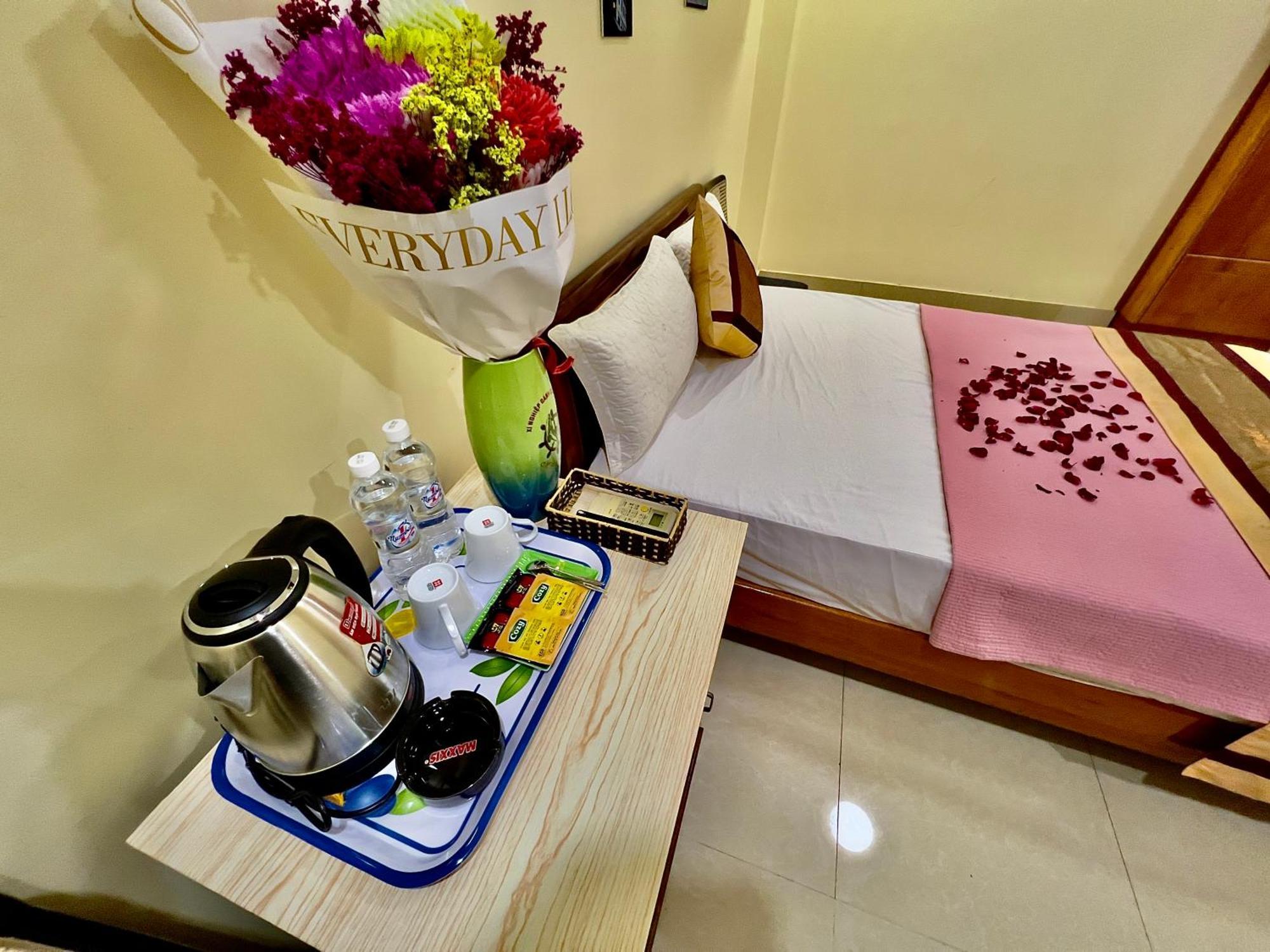 Manh Vuong Hotel Catba Dong Khe Sau 外观 照片